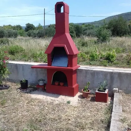Traditional Town House Apartman Zastrazisce